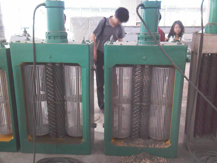 粉碎型格栅除污机
